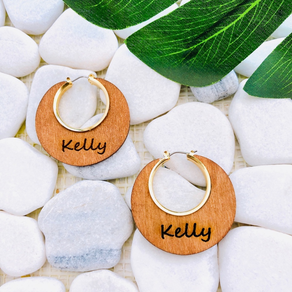 Personalized name wooden dangle Monogram earrings - Picture 3 of 5